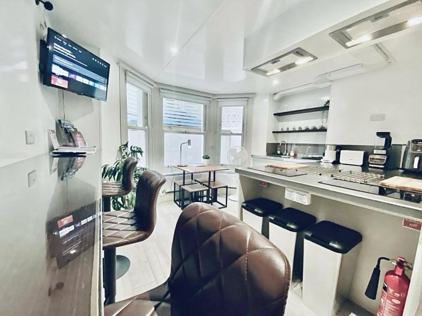 Apt 03 Beachside Beauty Central Studio Steps From Cafes Hove Esterno foto
